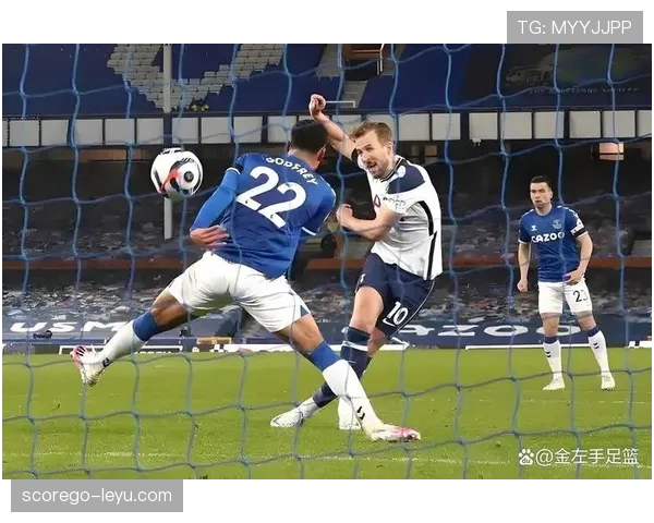 谢联激战切尔西，英超焦点对决引热议