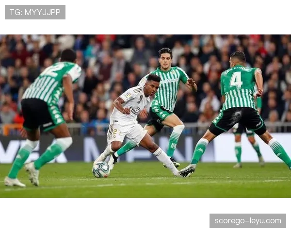 维尼修斯与罗德里戈:皇马双翼战术角色差异解析 维尼修斯与罗德里戈:皇马双翼战术角色差异解析