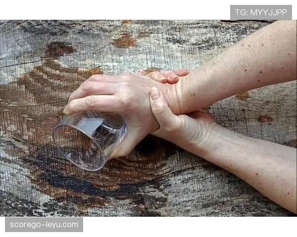 廖秋云这训练强度，每天睁眼就是举铁，真不怕手抖到拿不起筷子？